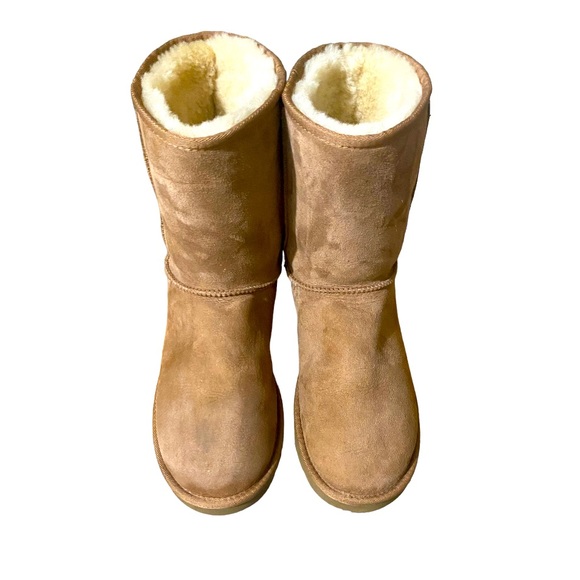 UGG Boots Classic Short, Best Seller. - Picture 2 of 12